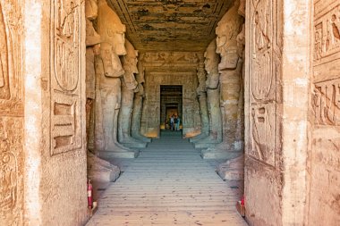 Tapınak Kral Ramses II Abu Simbel Mısır'ın girişine.