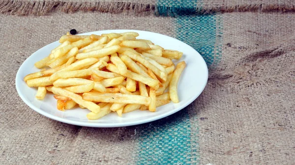 Frites, croustilles ou chips — Photo