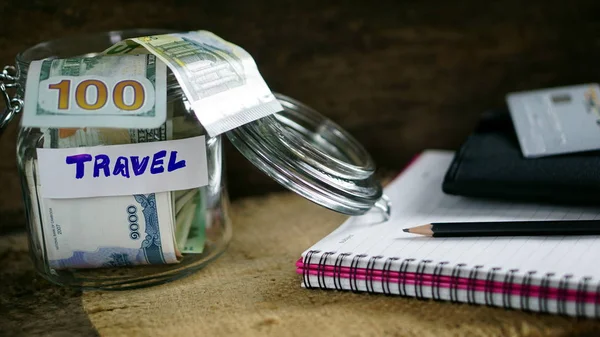 Saving money for travel — Stock Photo, Image