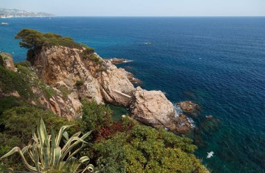 Botanik bahçesi Marimurtra deniz manzarası. Blanes. Costa Brava. Catalonia. İspanya.