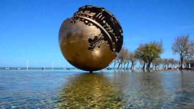 Sfera Grande in Pesaro, Italia