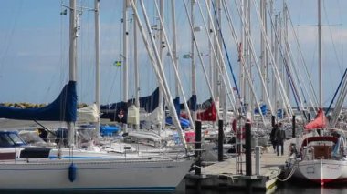 Ystad marina, İsveç daki teknelerden