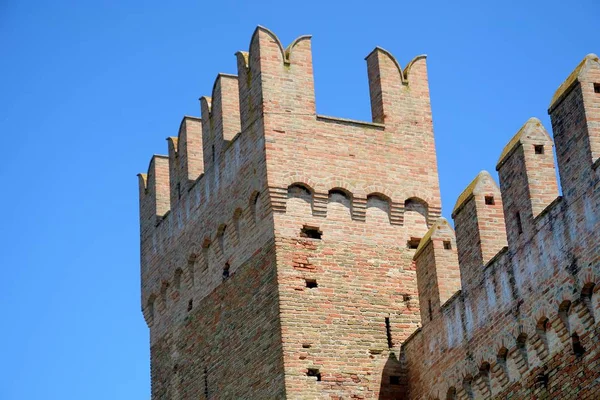 Πύργος Και Τείχος Στο Κάστρο Gradara Στην Περιφέρεια Marche Ιταλία — Φωτογραφία Αρχείου