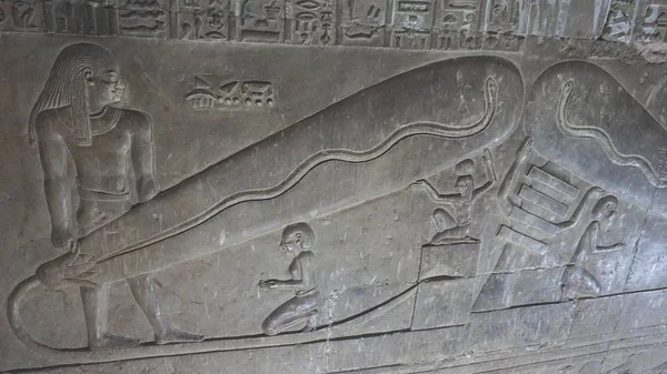 Фрески храмового комплексу Hathor.Dunder lamp.Egypt — стокове фото