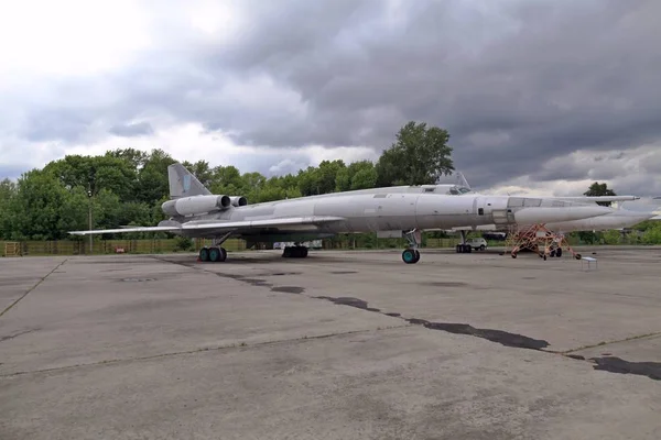 TU-22KP (Blinder) Soviet long-range supersonic bomber design KB Tupolev- an exhibit of the Poltava Museum of Long-Range Aviation, Ukraine — Stock Photo, Image