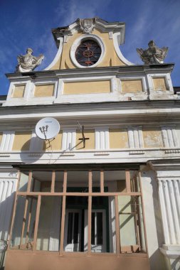 Sobansky Sarayı, 19. yüzyılın sonlarından. Verkhovka, Trostyanetsky ilçesi, Vinnytsia bölgesi, Ukrayna, V. Kronenberg projesine göre 1891 yılında kurulan bir peyzaj parkında yer almaktadır. 1932 'den beri kapalı tarım koleji.