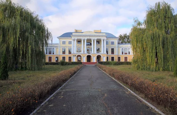 Τριώροφο Groholsky Palace Οποίο Στεγάζει Μουσείο Αεροπορίας Mozhaysky Εφευρέτης Του — Φωτογραφία Αρχείου