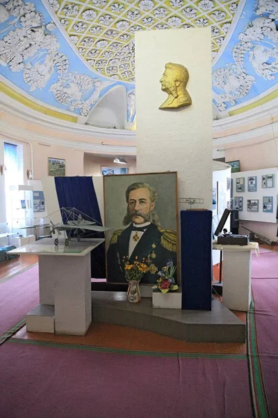 乌克兰文尼察区沃罗诺维希航空历史和宇宙学博物馆的展品 与航空和空间科学有关的物品 现代飞行设备 — 图库照片