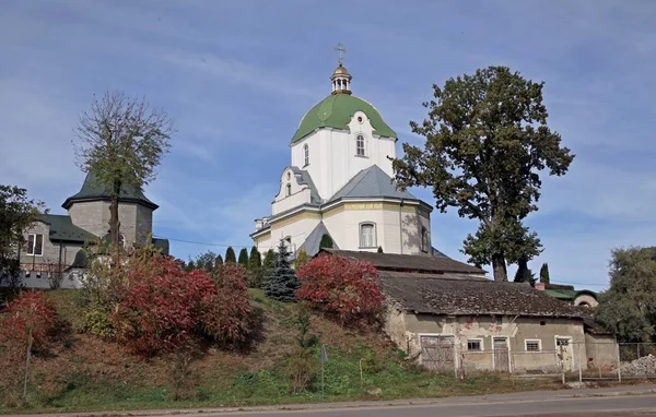 乌克兰人民新殉道者教堂 Church New Martyrs Ukrainian People 是Zboriv 乌克兰Ternopil地区 的Ugcc教堂 这座作为罗马天主教教堂的圣殿建于1748 — 图库照片