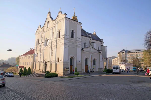 ウクライナのドロホビッチにあるトリニティ大聖堂は 1909年に建てられた象徴主義の建物で 19世紀にカトリック大聖堂として建てられました ギリシャのカトリックに改宗しました現在 ウゴックのSamborsko Drogobych教区の主な寺院 — ストック写真