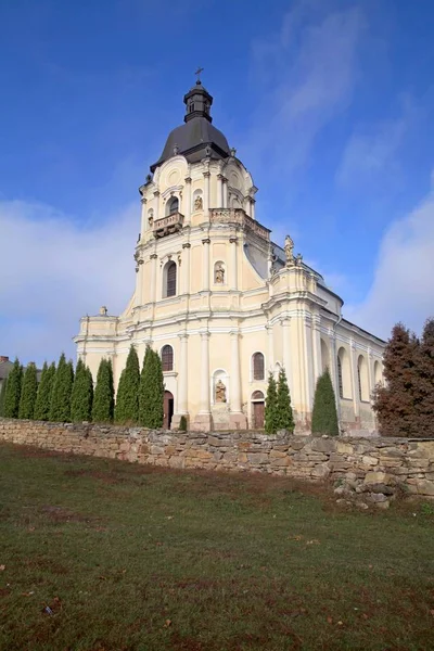 Die Dreifaltigkeitskirche Ist Eines Der Bedeutendsten Barockdenkmäler Der Region Ternopil — Stockfoto