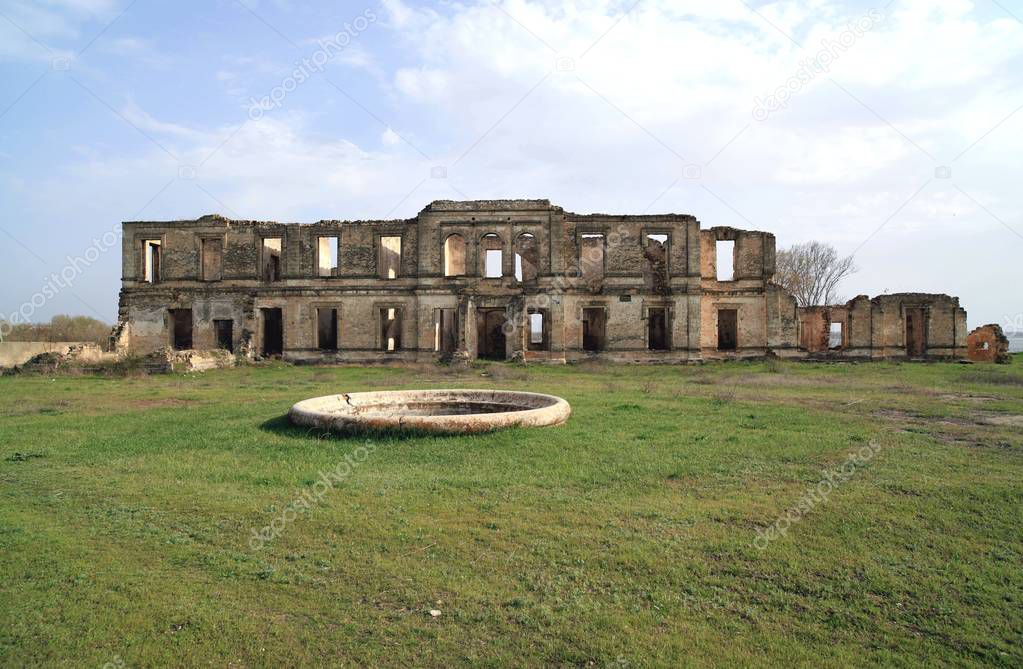The ruins of the palace of Prince P. Trubetskoy. It is located in the village of Cossack, Kherson region, on the right high bank of the Dnieper River, below the Kakhovka Hydroelectric Power Station. Built in the style of the French Renaissance.