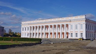 Potocki Sarayı, Tulchin, Vinnitsa bölgesi, Ukrayna, 18. yüzyılın ikinci yarısı. Sarayın sahibi Stanislav-Schenitsky-Pototsky, 2. Rus İmparatoriçesi Catherine 'in hizmetine gitti ve Polonya' da hain ilan edildi..