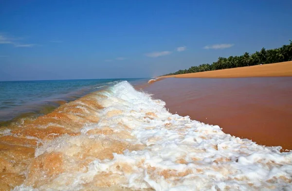 Hindistan Batısındaki Trivandrum Tiruvananthapuram Kenti Yakınlarındaki Issız Plajlar Kerala Nın — Stok fotoğraf