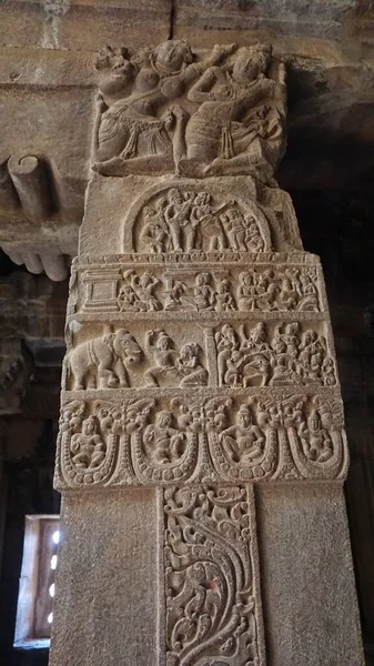 インド カルナータカ州のヒンドゥ教寺院 パタダカル複合体 の石像 — ストック写真
