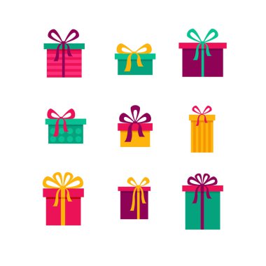 Beyaz arka planda sarı, mavi ve pembe renklerde vektör karikatür hediyeleri. Fiyonklu, çizgili ve benekli tatil kutuları.