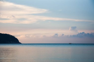 Tayland, Koh Phangan tropikal dusk içinde hafif mavi ve pembe renkler