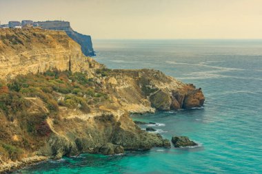 Gün batımında, Sevastopol, Crimea Yarımadası yakınındaki cape Fiolent Karadeniz'den görünümünü. HDR pitoresk deniz manzara