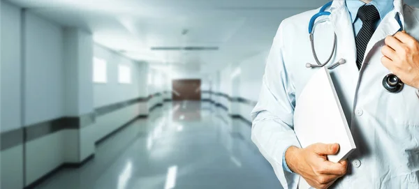 Gros plan Docteur masculin avec stéthoscope. Médecine de la santé Concept — Photo