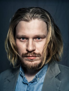 Stüdyo portre, portre yakışıklı genç adam