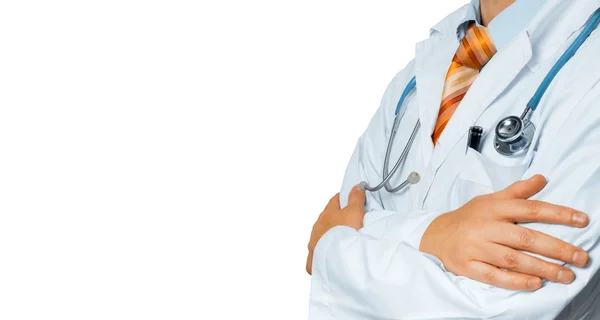 Férfi orvos a fehér szőrzet A sztetoszkóp kereszt karját át a mellkas másol-hely. Egészségügyi-gyógyszer fogalma — Stock Fotó