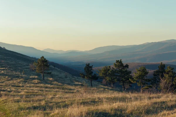 Yaz aylarında Sunset hills Marcothsky sırt üzerinde. Gelendzhik, Rusya Federasyonu — Stok fotoğraf