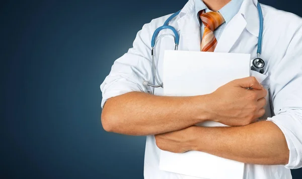 Healthcare And Medicine concept. Unrecognizable Doctor with Medical Document — Stock Photo, Image