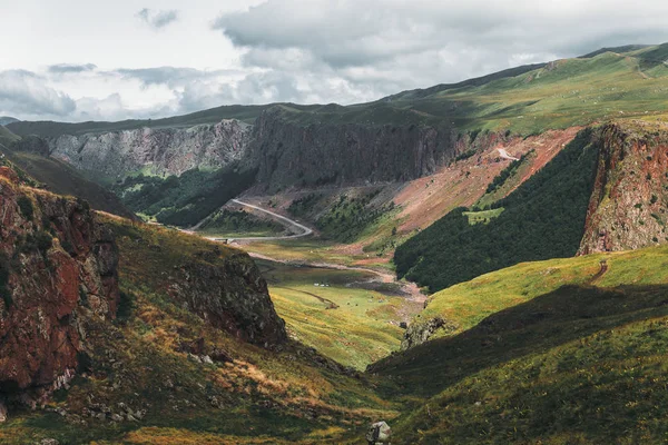 Mountain valley in summer, scenic landscape. Prielbrusye, North Caucasus, Russia — Stock Photo, Image