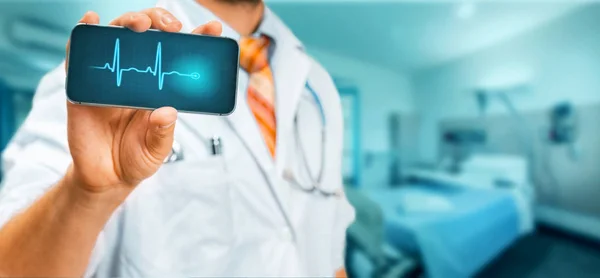 Technologie im Gesundheits- und Medizinkonzept. Arzt mit Smartphone mit Medizin-App im Krankenhaus — Stockfoto