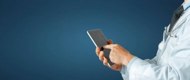 Sağlık ve tıp. Doktor dijital tablet kullanma