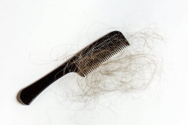 Saç saç fırçası, saç dökülmesi ile ilgili bir sorun