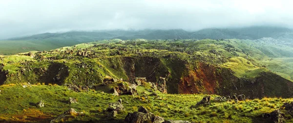 Pintoresco Paisaje Panorámico Cresta Green Hill Stones Range Soleado Día — Foto de Stock