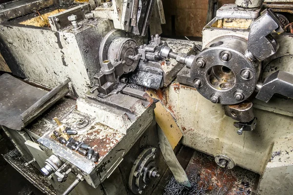 La vieja máquina en la fábrica — Foto de Stock