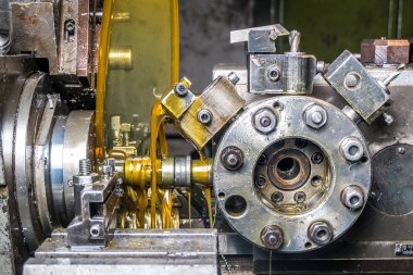 iş Torna ve motor yağı