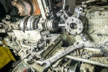 bir eski makine tamir işlemi