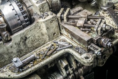 bir eski makine tamir işlemi