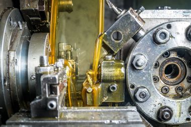 iş Torna ve motor yağı