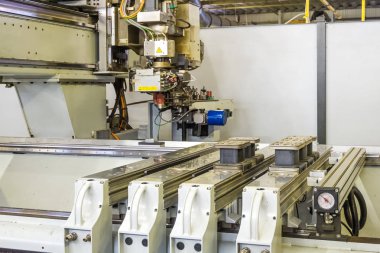 robot otomatik makine mobilya Fabrikası'nda