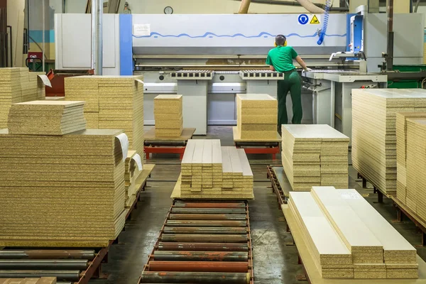 mobilya fabrika üretim hattı