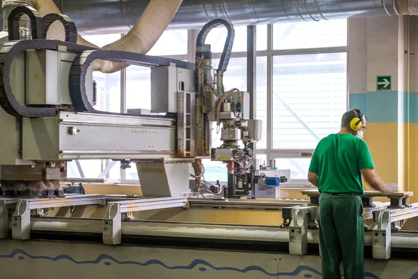 mobilya fabrika üretim hattı