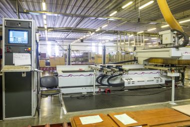 Robot mobilya fabrikasında