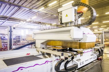 Robot mobilya fabrikasında