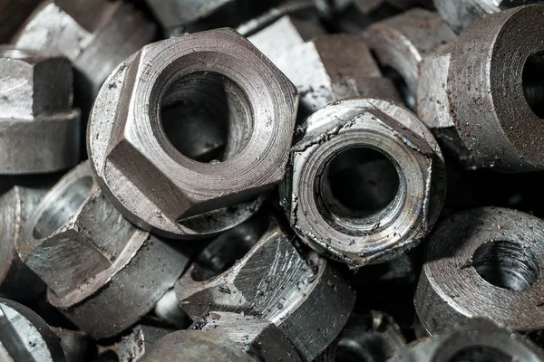 Çok sayıda metal parçalar