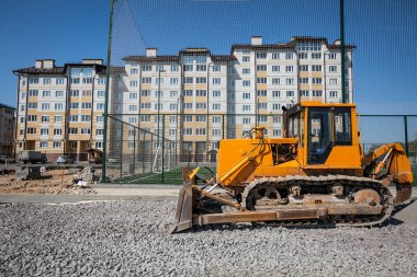 İnşaat alanında çalışma buldozer