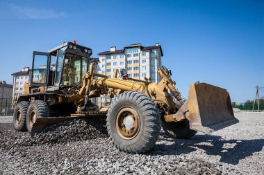 İnşaat alanında çalışma buldozer