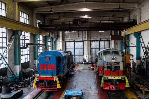 Locomotora está en depósito para reparaciones — Foto de Stock