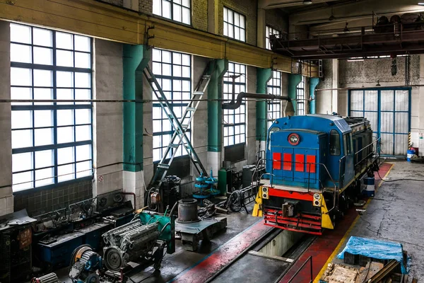 lokomotif depo onarımı için mevcuttur