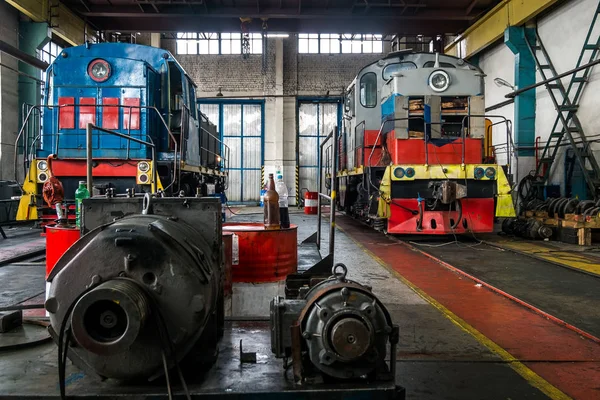 Lokomotivy na opravy v depu — Stock fotografie