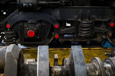 Demonte lokomotif motoru detayları