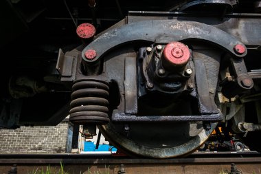 eski trenler için tamir atölyesinde büyük Rus lokomotif